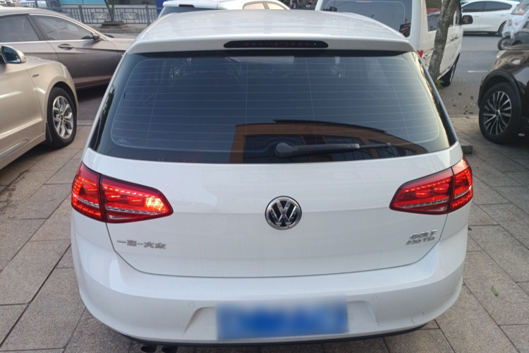 大众 高尔夫 2016款 230TSI 自动舒适型车身外观6