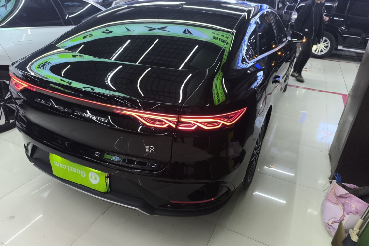 比亚迪 汉 2022款 DM-i 121KM 尊荣型车身外观7