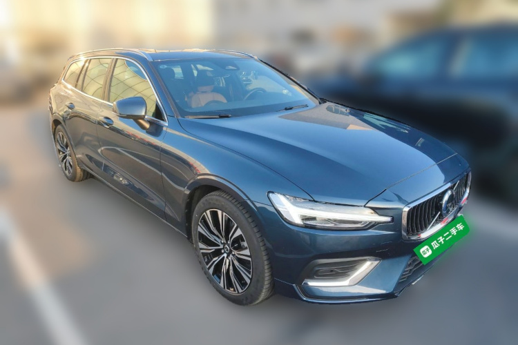 沃尔沃V60 2024款 B5 智远豪华版车身外观3