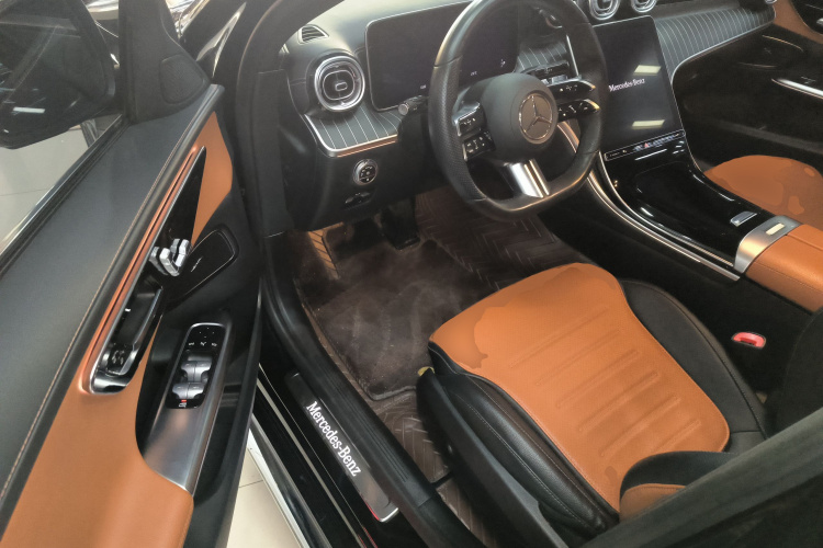 奔驰C级 2022款 C 260 L 运动版中控内饰20