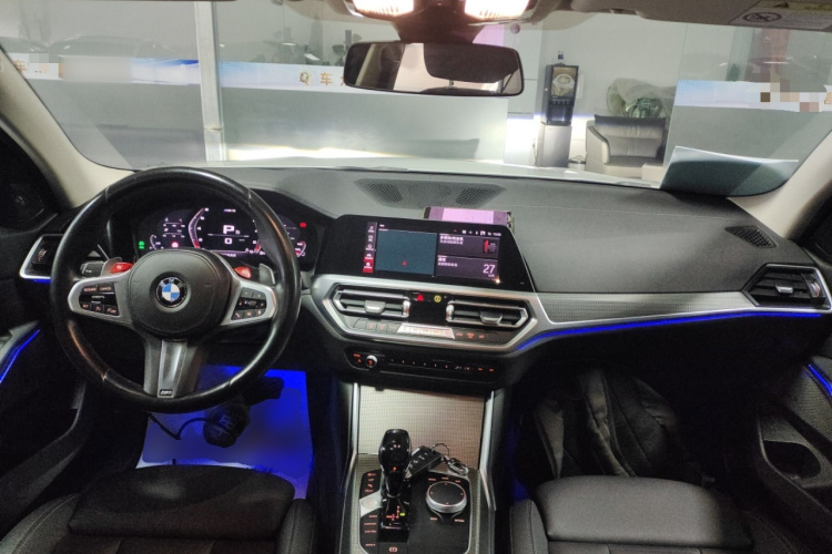 宝马3系 2021款 改款二 325i M运动曜夜套装中控内饰12