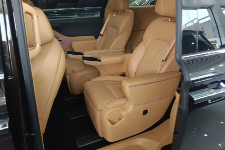 岚图汽车 岚图梦想家 2025款 PHEV 四驱尊贵鲲鹏版中控内饰21