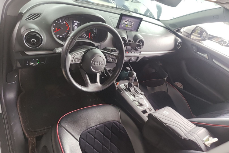 奥迪A3 2020款 Sportback 35 TFSI 进取型 国VI中控内饰12