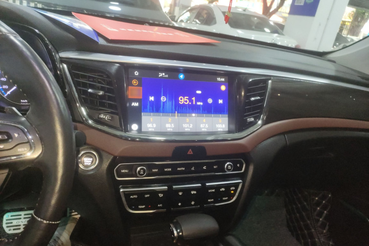 广汽传祺 传祺GS8 2017款 320T 两驱豪华智联版（七座）局部细节16