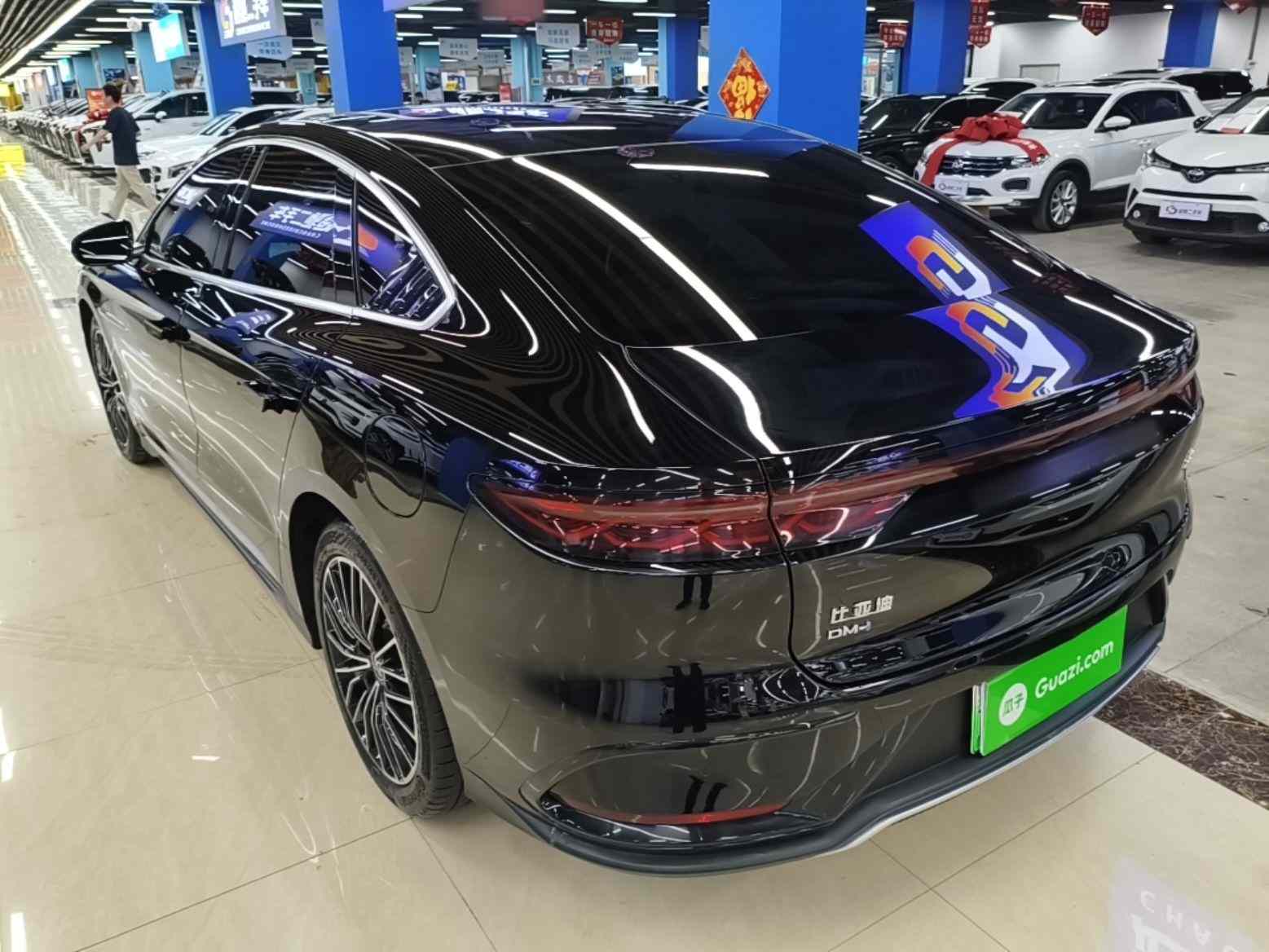 比亚迪 汉 2023款 DM-i 冠军版 121KM 尊荣型(3)