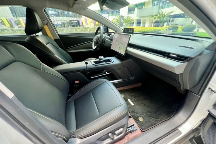 丰田bZ5 2025款 550 PRO智行版局部细节41