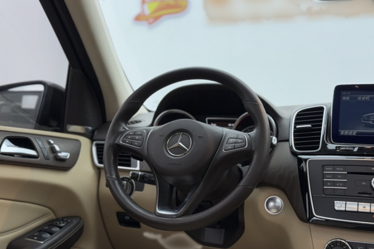 奔驰GLE 2015款 GLE 400 4MATIC中控内饰7004