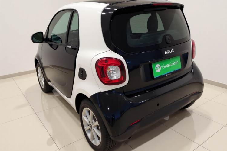smart fortwo 2018款 1.0L 52千瓦硬顶灵动版 国V车身外观5