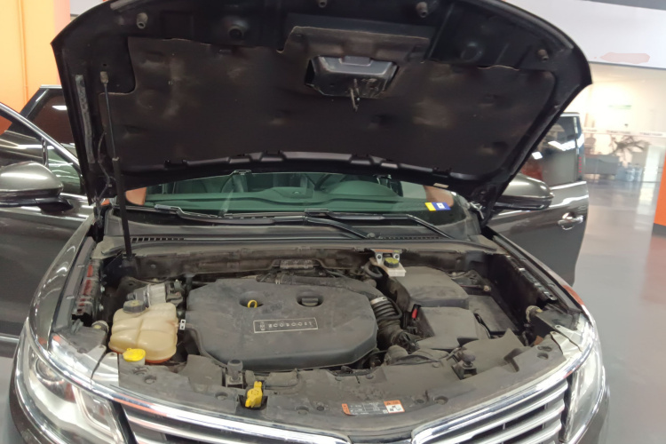 林肯MKC 2016款 2.0T 四驱尊雅版机舱底盘24