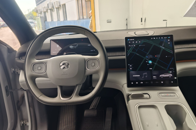 蔚来ES6 2023款 75kWh中控内饰7005