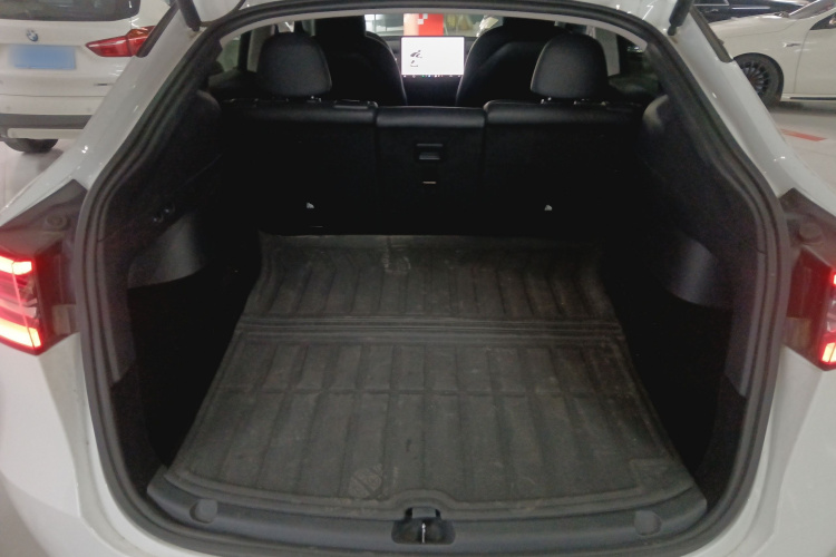 特斯拉 Model Y 2021款 长续航全轮驱动版局部细节23