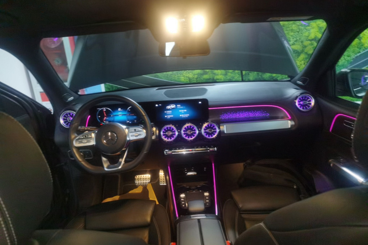 奔驰EQB 2022款 EQB 350 4MATIC 首发特别版中控内饰7002