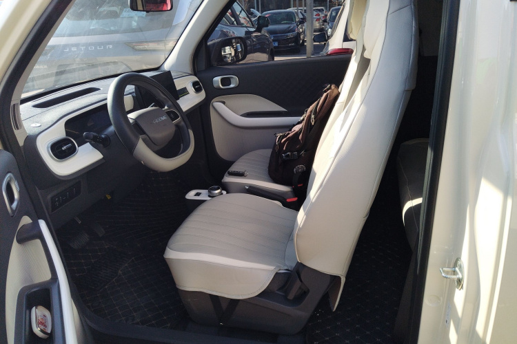 吉利银河 熊猫 2025款 210km 元气熊中控内饰19