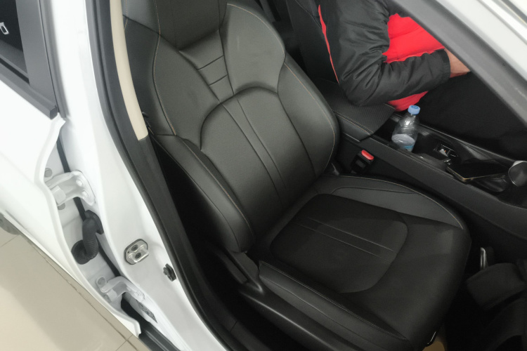 东风风神 奕炫 2024款 1.5L 自动劲速版局部细节41