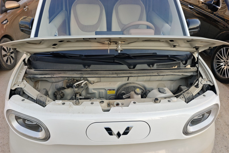 五菱汽车 宏光MINIEV 2024款 第三代 215km 进阶版机舱底盘24