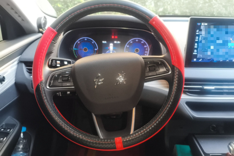 红旗E-QM5 2023款 620km PLUS中控内饰13