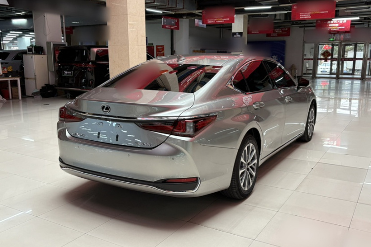 雷克萨斯ES 2021款 200 卓越版车身外观6001