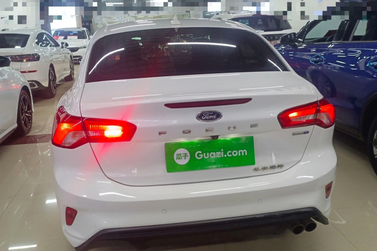 福特 福克斯 2020款 三厢 EcoBoost 180 自动锋潮型车身外观6005