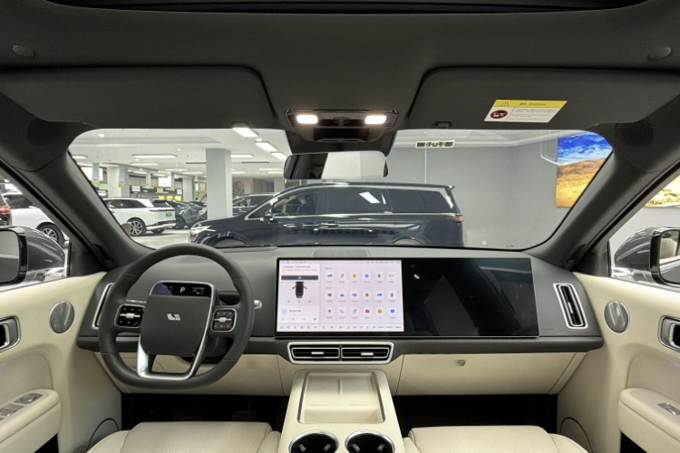 理想汽车 理想L8 2023款 Air中控内饰7008