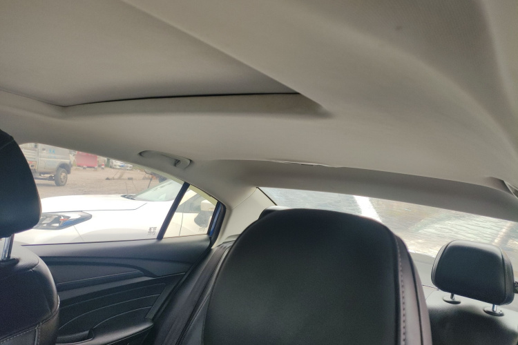 荣威i5 2020款 1.5L 手动4G互联领豪旗舰版局部细节22