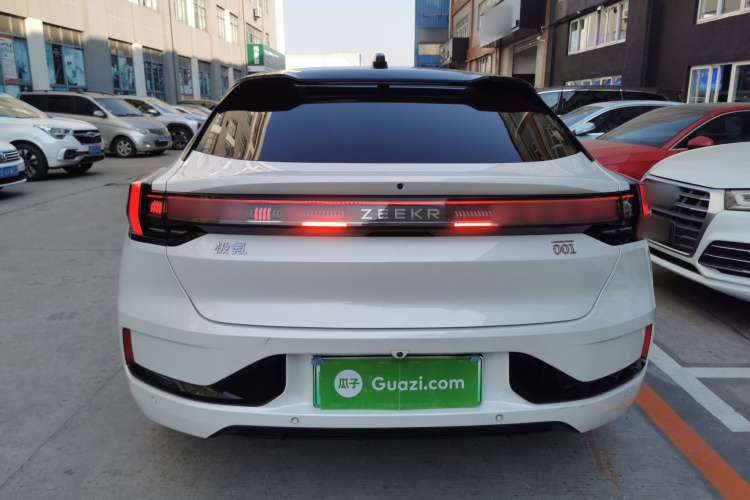 极氪001 2022款 超长续航双电机 YOU版车身外观6004