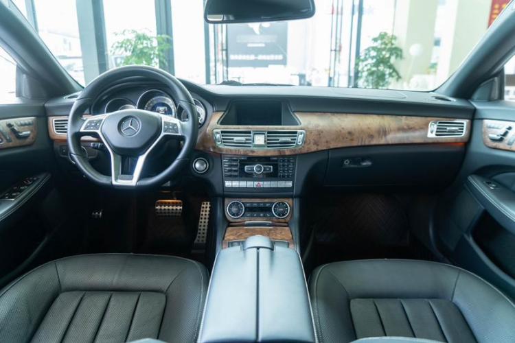 奔驰CLS 2013款 CLS 350 猎装时尚型中控内饰7001