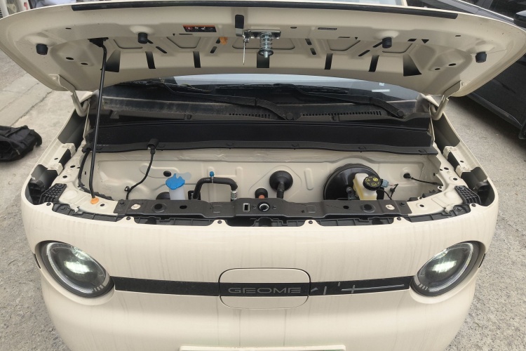 吉利银河 熊猫 2025款 210km 元气熊机舱底盘24