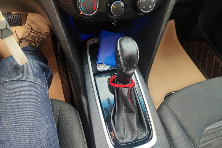 雪佛兰 科沃兹 2019款 320 自动欣享天窗版局部细节18