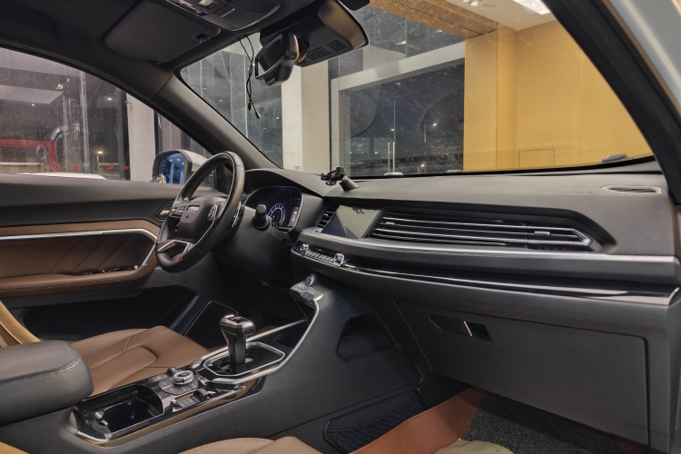 哈弗H6 2017款 红标 2.0T 自动两驱智尚型中控内饰7001