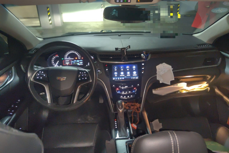 凯迪拉克XTS 2018款 28T 精英型中控内饰12