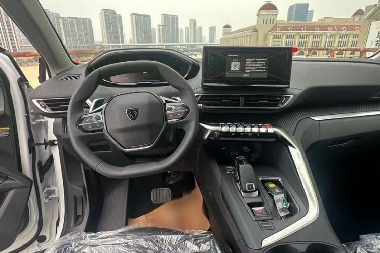 标致4008 2024款 360THP 驾趣版中控内饰7001