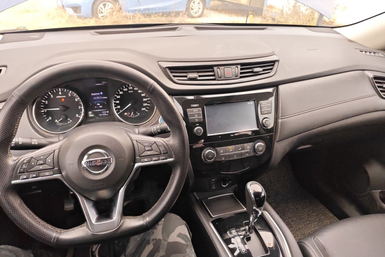 日产 奇骏 2017款 2.0L CVT舒适版 2WD中控内饰7002