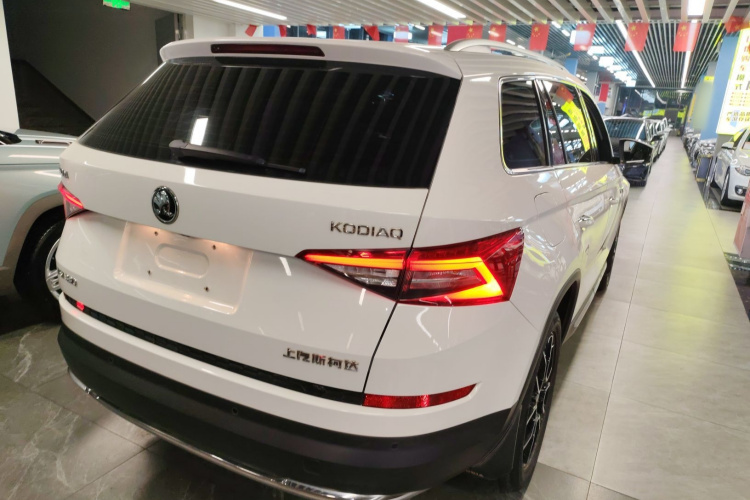 斯柯达 柯迪亚克 2018款 改款 TSI330 7座两驱豪华优享版车身外观7