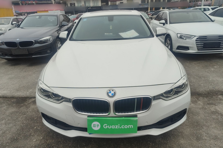 宝马3系 2016款 320i 时尚型车身外观2