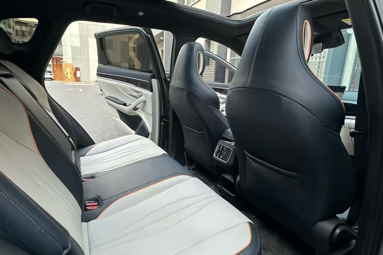 比亚迪 宋PLUS新能源 2021款 DM-i 110KM 旗舰型中控内饰7012