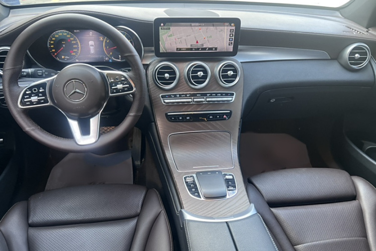 奔驰GLC 2020款 GLC 260 L 4MATIC 豪华型中控内饰7001