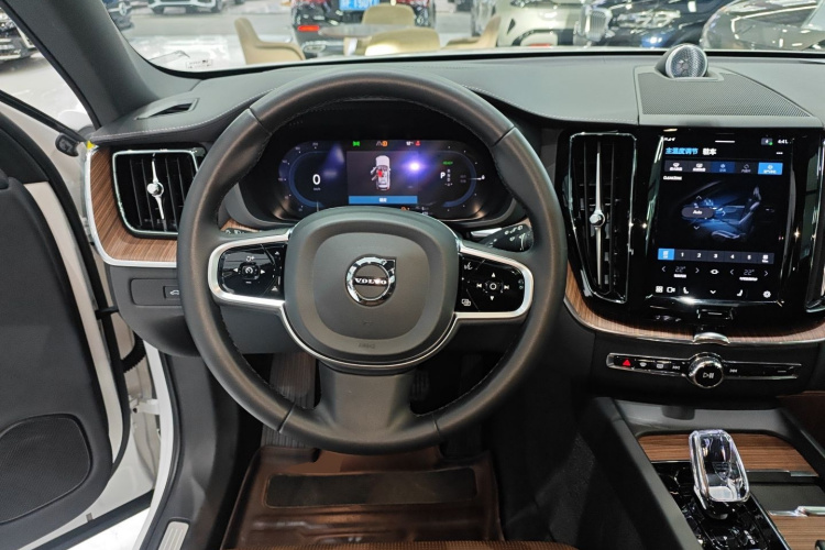 沃尔沃XC60新能源 2025款 插电式混动 长续航四驱智雅豪华版局部细节13