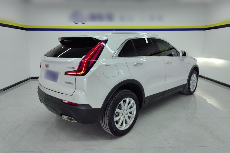 凯迪拉克XT4 2022款 28T 两驱风尚型车身外观7