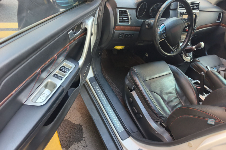 哈弗H6 2014款 运动版 1.5T 手动两驱精英型中控内饰20