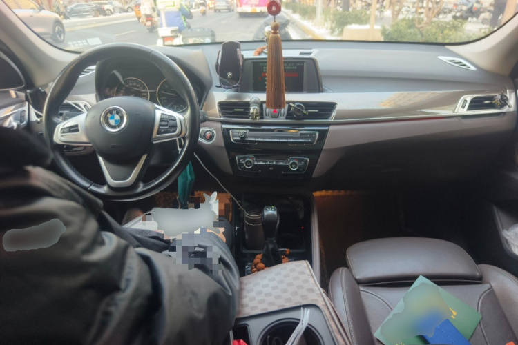 宝马X1 2018款 sDrive18Li 尊享型中控内饰12