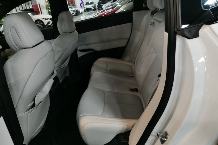 小鹏G6 2023款 755 超长续航 Pro中控内饰7004