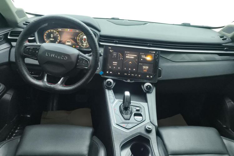 领克01 2021款 2.0TD 两驱型Pro中控内饰12