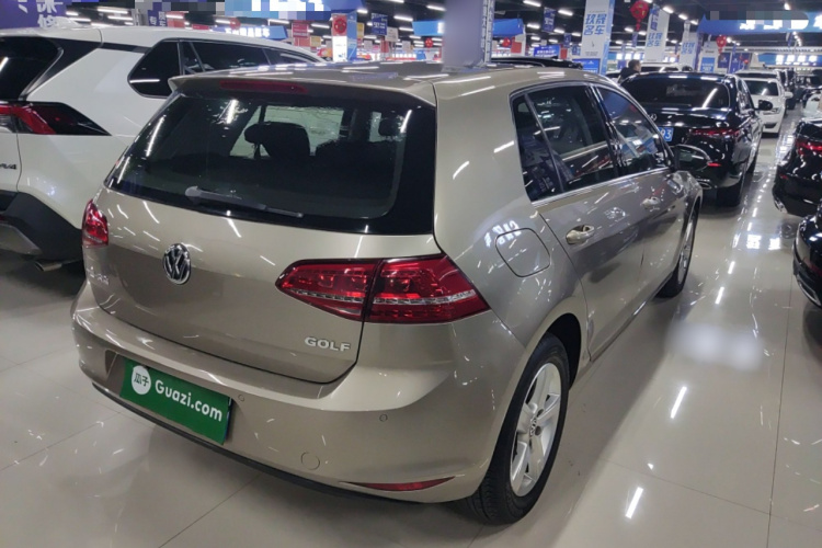 大众 高尔夫 2016款 1.6L 自动舒适型车身外观7