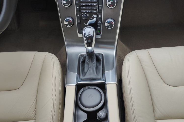 沃尔沃S60 2014款 S60L T5 智驭版车身外观6014