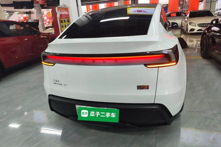 特斯拉 Model Y 2025款 长续航全轮驱动 首发版车身外观6