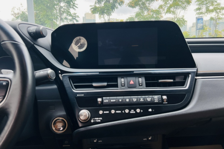 雷克萨斯ES 2021款 260 卓越版中控内饰7006