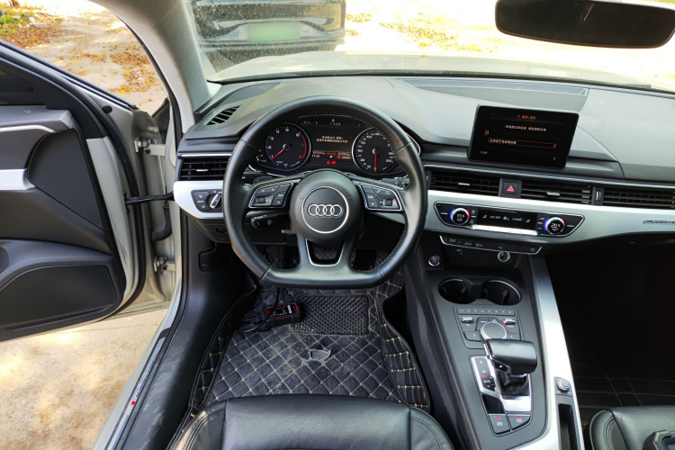 奥迪A4L 2019款 45 TFSI quattro 个性运动版 国V中控内饰13