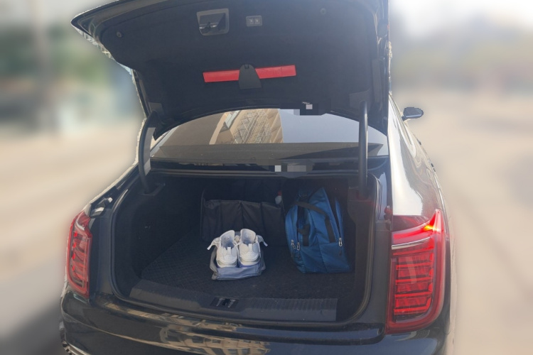 红旗H9 2020款 2.0T 智联旗畅版中控内饰23