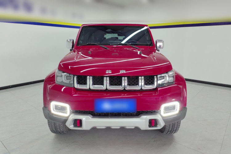 北京BJ40 2020款 2.0T 自动四驱城市猎人版侠客型车身外观2