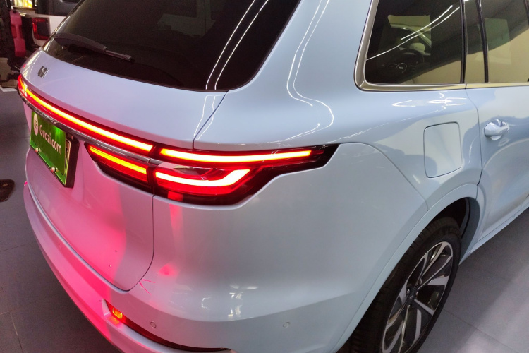 理想汽车 理想ONE 2021款 增程6座版车身外观9